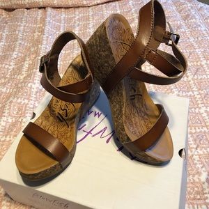 Size 6 practically new only worn once!